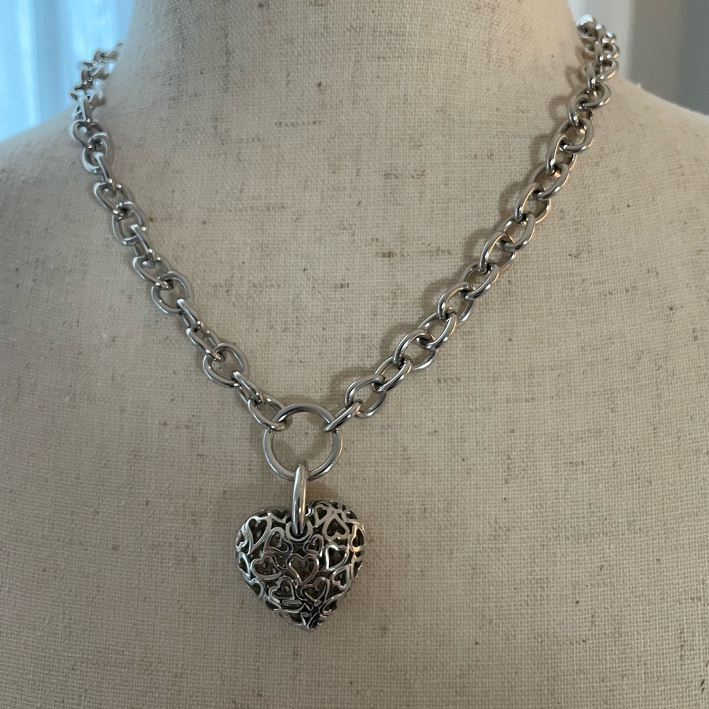CRYSTAL HEART PENDANT ON TOGGLE NECKLACE - Picture 2 of 5